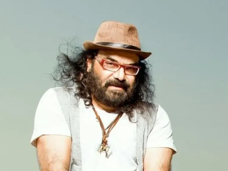 مذيعة أخدت غرضها مني وعملتلي بلوك..أبو الليف يثير الجدل بمنشور عبر فيسبوك