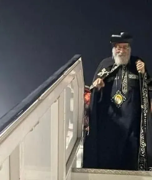 «بعد رحلة علاجية في النمسا».. البابا تواضروس يعود الى أرض الوطن