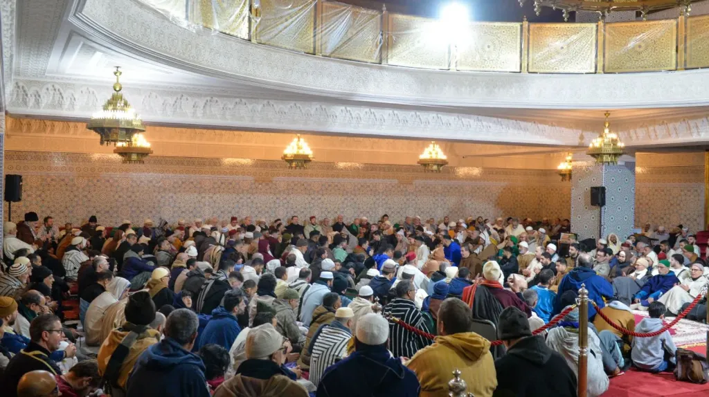 آلاف المريدين يتوافدون على الطريقة القادرية البودشيشية لإحياء الذكرى التاسعة لقطب صوفية المغرب