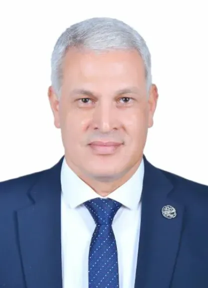 الإعلامى حامد محمود يهنىء الدكتور مسعد أبوالديار بتوليه عمادة كلية الآداب جامعة السويس