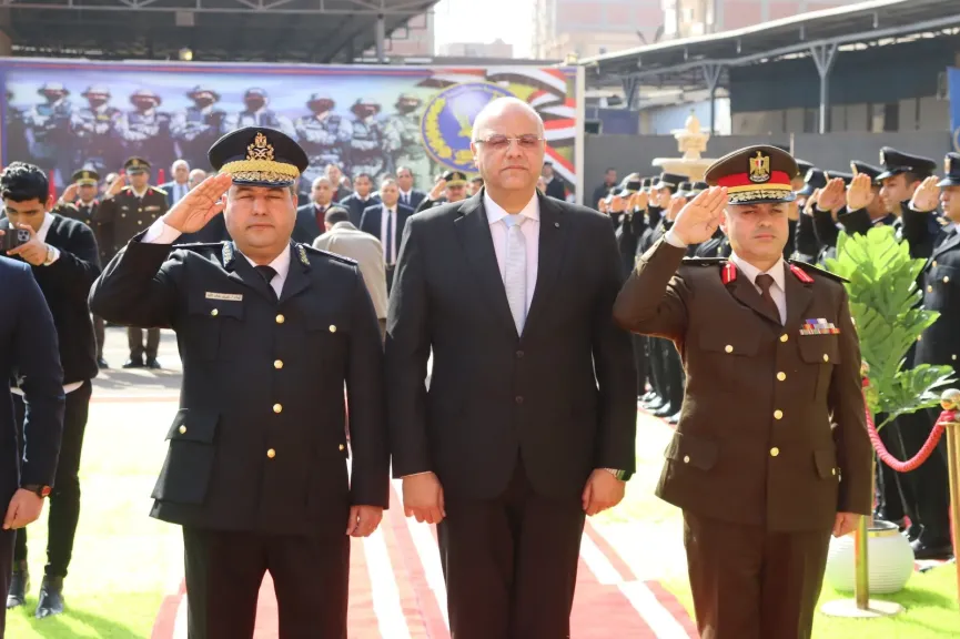 في مشهد وطني مهيب.. محافظ القليوبية ومدير الأمن يحيّيان ذكرى عيد الشرطة الـ74