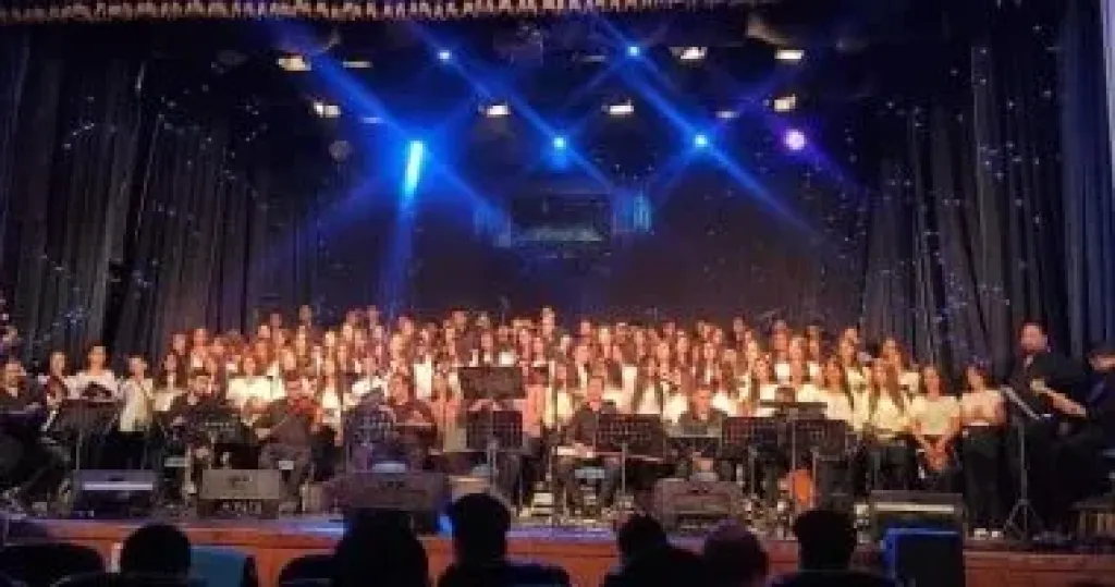 «أنغام سماوية» تجمع الترانيم والدراما على مسرح الجمهورية