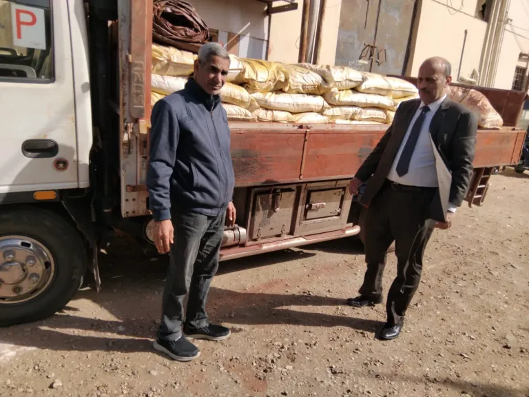 ضبط 4 أطنان أكسيد حديد منتهى الصلاحية قبل ضخها فى مصانع الدهانات