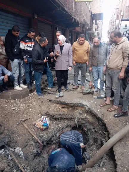 حي غرب شبرا الخيمة ينهي أزمة خط مياه بأم بيومي بقليوب