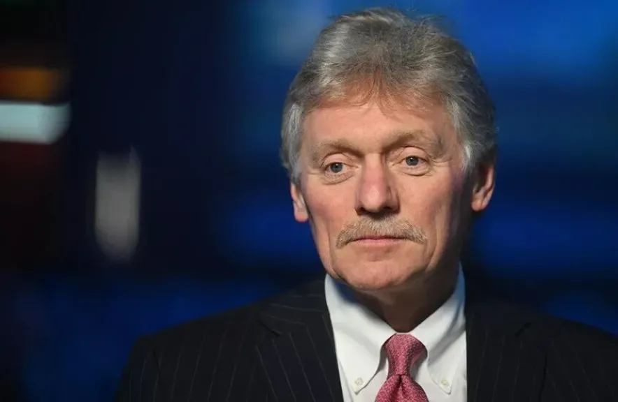 بيسكوف يؤكد أن المفاوضات بين وفود روسيا والولايات المتحدة وأوكرانيا ستستمر