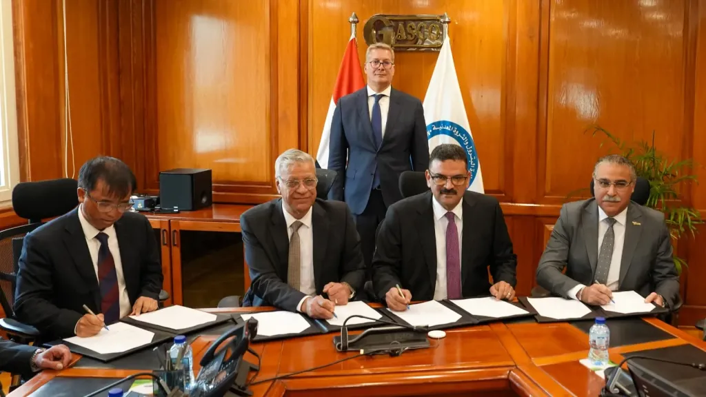 وزير البترول يشهد توقيع مذكرة تفاهم مع «شينج فا» الصينية لتعظيم القيمة المضافة للخامات التعدينية بالمثلث الذهبي