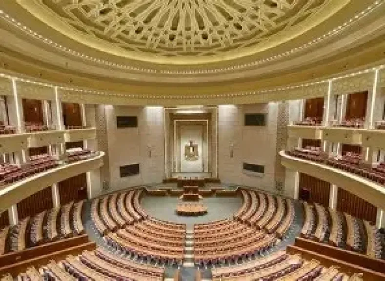 الحكومة تواجه طلبات إحاطة النواب في أولى جلسات البرلمان: قضايا الصحة والتعليم والبنية التحتية تحت المجهر