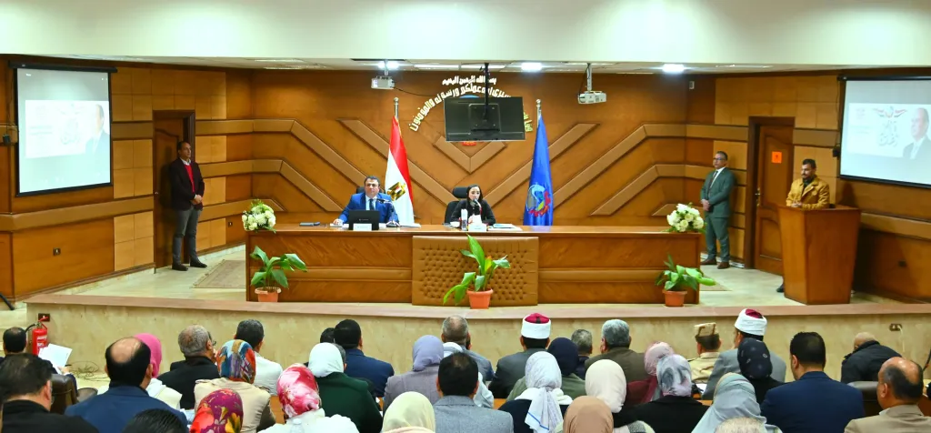 محافظ البحيرة:  تيسير إجراءات تراخيص البناء والتصالح وتكثيف حملات إزالة التعديات