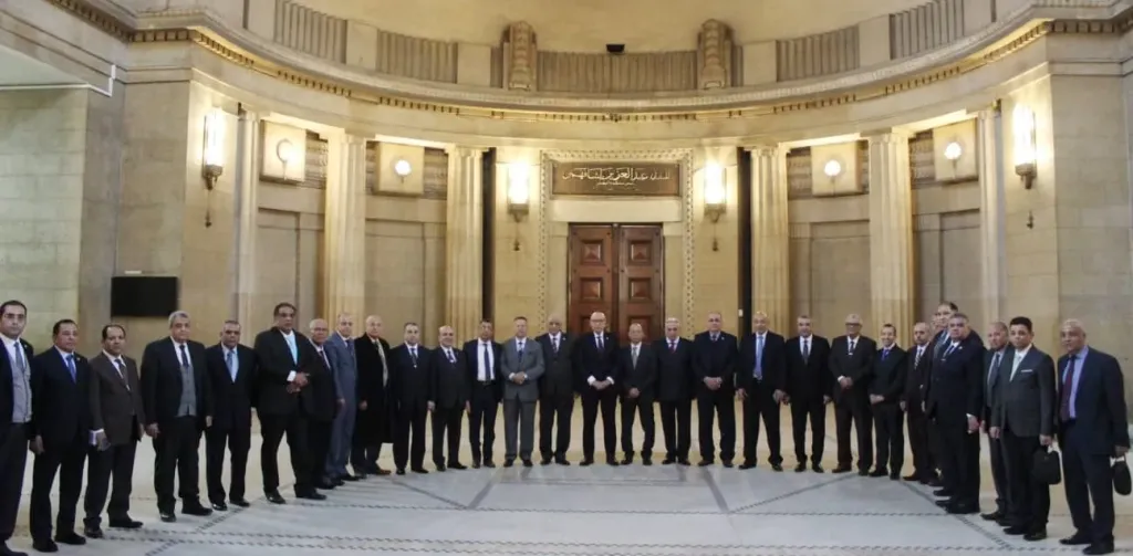 مجلس القضاء الأعلى يؤكد اختصاصه بتعيينات النيابة العامة..ويقرر تعليق الدعوة لجمعية عمومية غير عادية