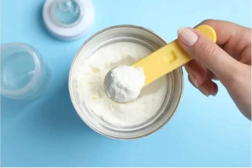 «أزمة حليب نستله».. جرس إنذار للعودة إلى الرضاعة الطبيعية