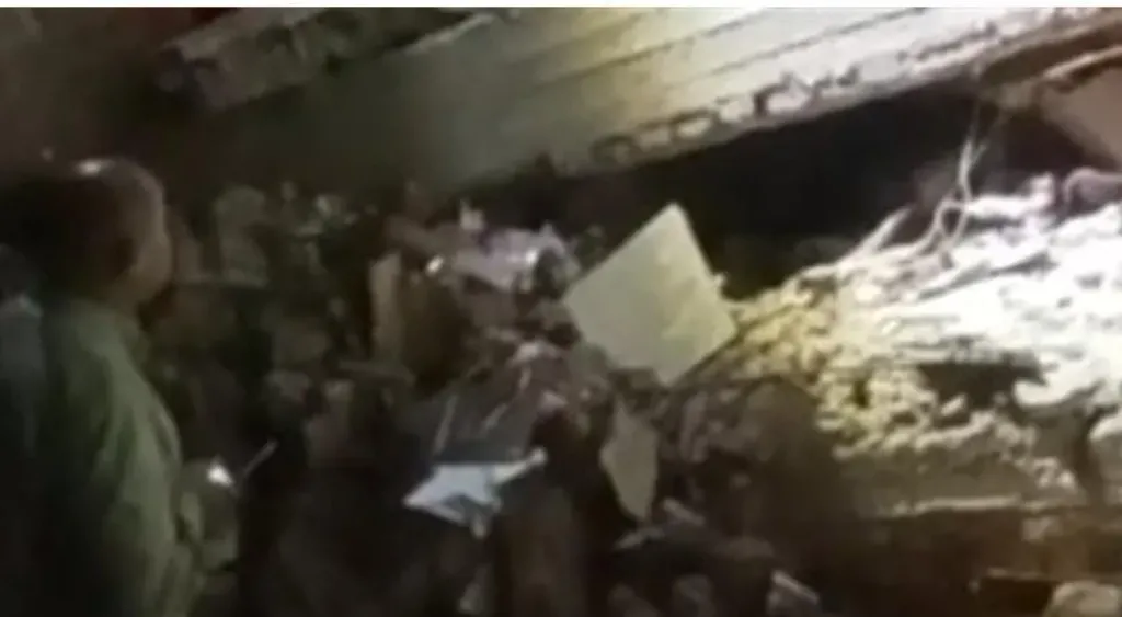 إصابة شخصين إثر انهيار سور عليهما في قنا