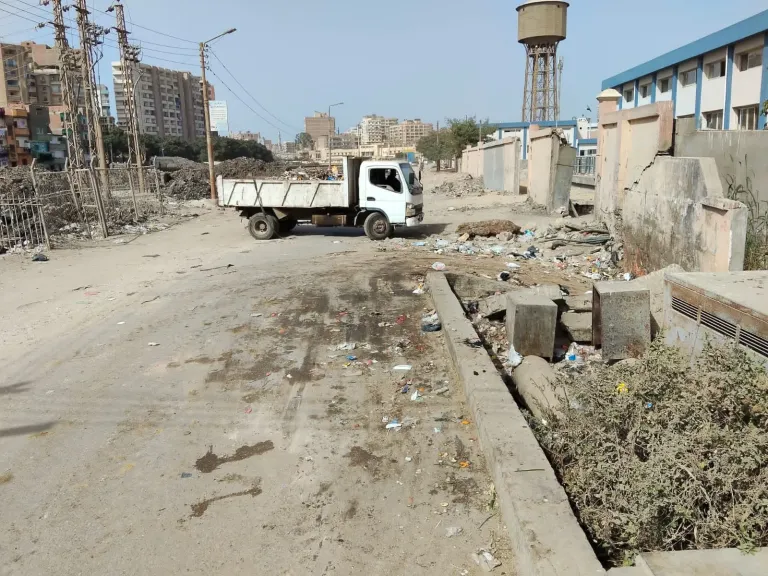 تنفيذاً لتوجيهات محافظ الفيوم..  استمرار الحملات المكبرة للنظافة ورفع الإشغالات بميادين وشوارع مدينة الفيوم