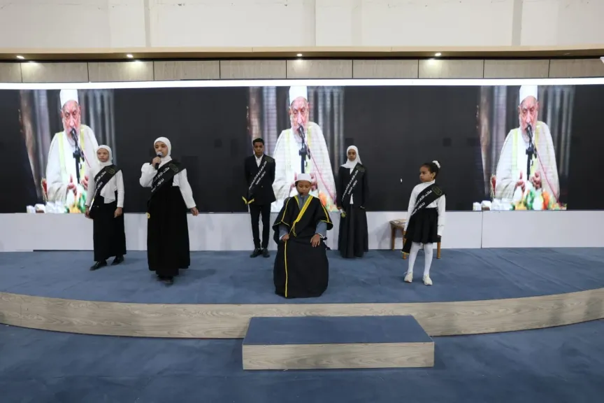 عروض مسرحية ونماذج محاكاة تكريمًا للدكتور أحمد عمر هاشم وإسهامات العلماء بجناح الأزهر بمعرض الكتاب