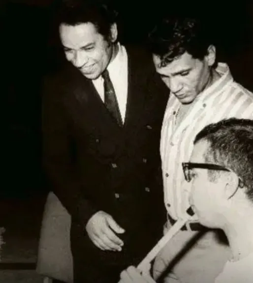 سفير مصر لدى المغرب يعزي بوفاة الفنان المغربي الكبير عبد الهادي بلخياط