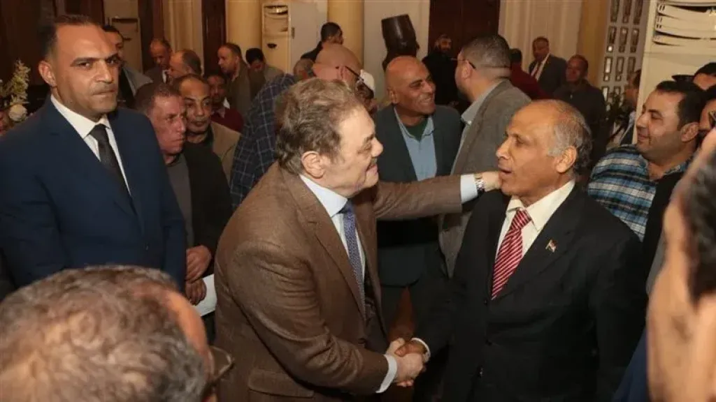 استقبال جماهيري حاشد للدكتور السيد البدوي في أول ظهور بعد فوزه برئاسة حزب الوفد