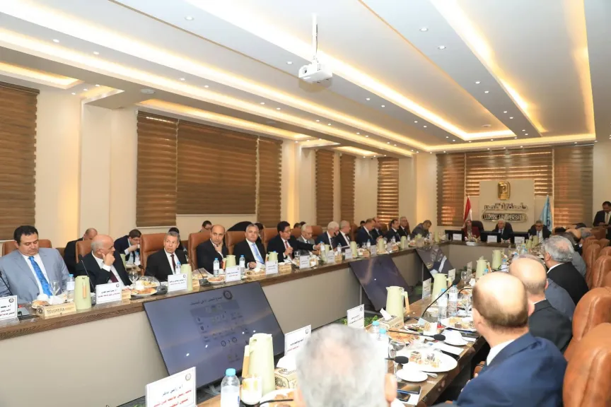 رئيس جامعة كفر الشيخ يشارك في اجتماع المجلس الأعلى للجامعات برئاسة وزير التعليم العالي بجامعة الأقصر