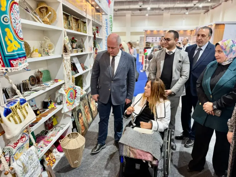 مدير البيت الروسي يزور جناح القومي للإعاقة