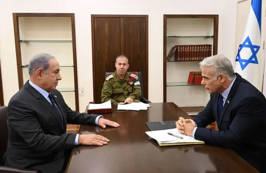 ما هو وراء الاشتباك بين نيتنياهو ولابيد  وهل المشروع القطري كلمة السر ؟