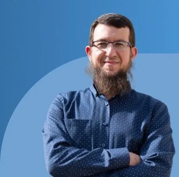 في القمة العالمية للعلماء...«عمران» يُحذر:  الذكاء الاصطناعي يواجه تحديات هائلة في استهلاك الكهرباء