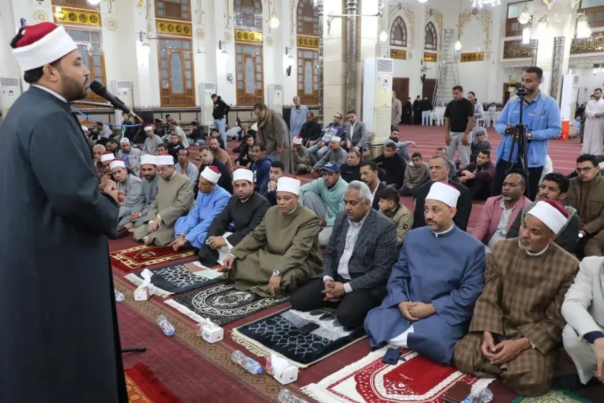 السكرتير العام يشهد احتفالية ليلة النصف من شعبان بمسجد الميناء الكبير