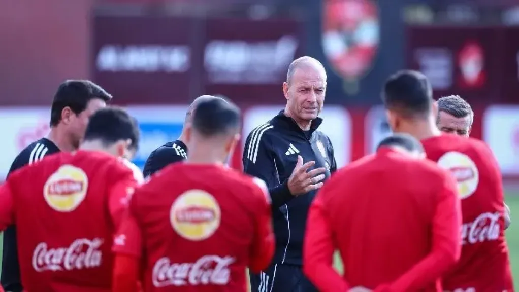 توروب يستقر على تشكيل الأهلي المتوقع أمام البنك الأهلي في الدوري الممتاز