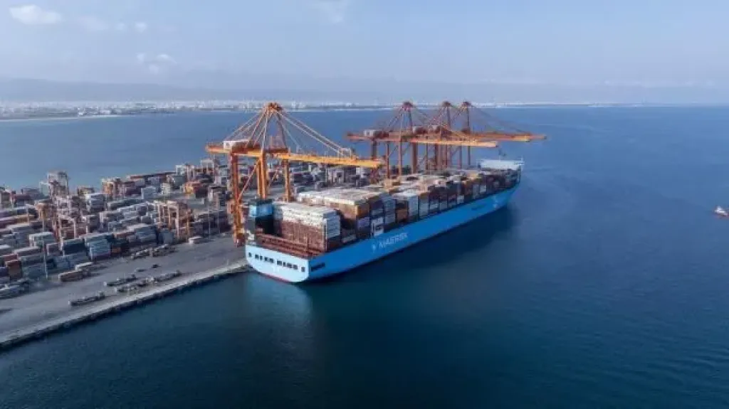 ميناء صلالة العُماني يسجل أعلى أداء تشغيلي في تاريخه ويعزز الشراكات الدولية