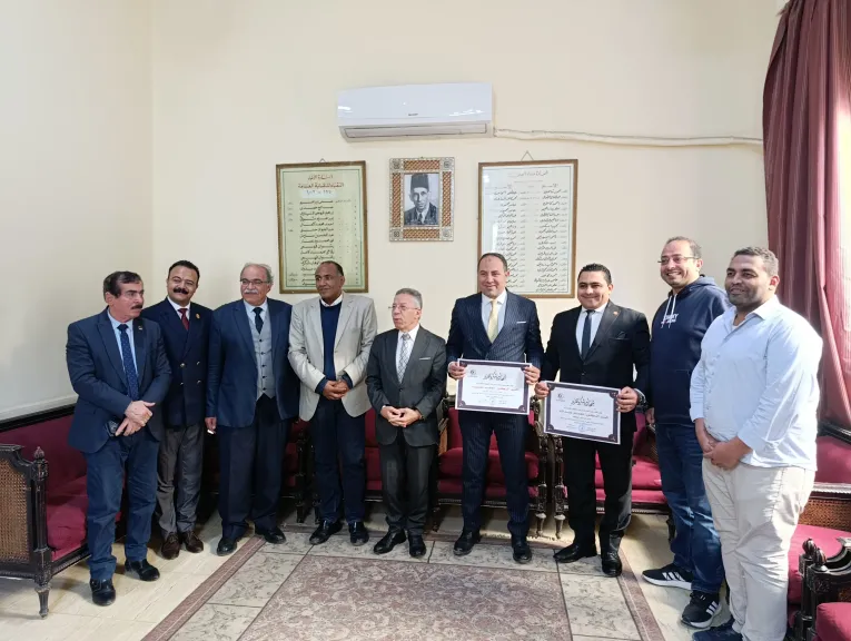 عاجل.. تخلّوا عن مناصبهم وتعاملوا بإنسانيتهم.. نقابة الأطباء تكرّم شقوير وعبدالله