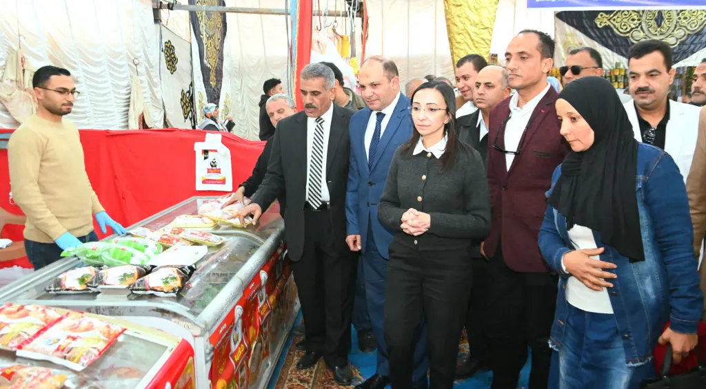 محافظ البحيرة تفتتح معرض ”أهلاً رمضان” بكوم حمادة
