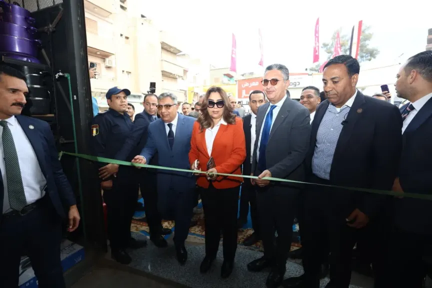 وزيرا التموين والتنمية المحلية ومحافظ الدقهلية يفتتحون معرض أهلاً رمضان  والسوق الحضاري بالسنبلاوين.. ويؤكدون استمرار التوسع في المنافذ السلعية استعدادًا للشهر الكريم