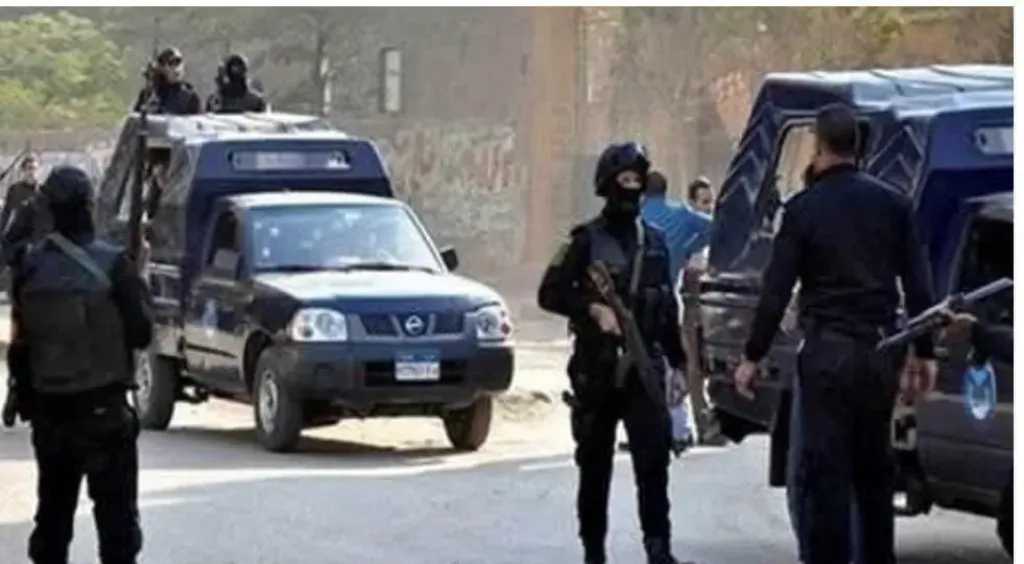 قتيلًا بعدة طلقات نارية.. كشف هوية شاب عُثر على جثته ملقاة على الطريق العام في قنا