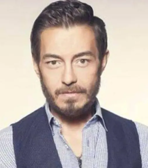 أحمد زاهر:  انا ضد السيرة الذاتية وأفضل تقديم شخصيات متنوعة