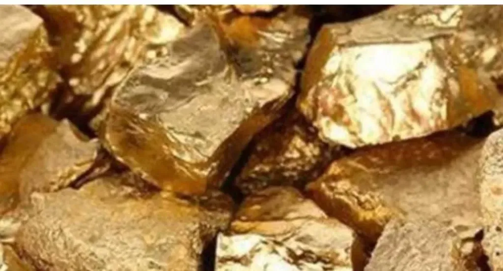 بحوزته مليون جنيه وسيارة.. القبض على شخص بتهمة التنقيب عن خام الذهب في جبال قنا