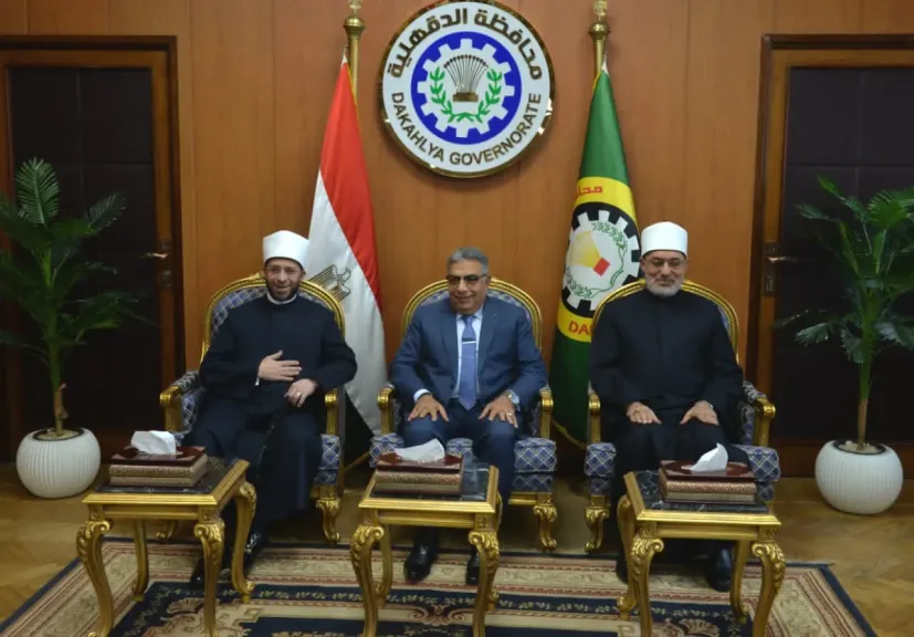 في إطار احتفالات الدقهلية بالعيد القومي الـ 776... محافظ الدقهلية يستقبل وزير الأوقاف ومفتي الجمهورية لأداء صلاة الجمعة بمسجد النصر