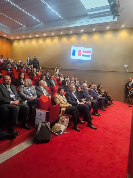 رئيس جامعة المنصورة يشارك في انطلاق يوم التعاون العلمي والأكاديمي المصري الفرنسي بجامعة سيرجي بباريس