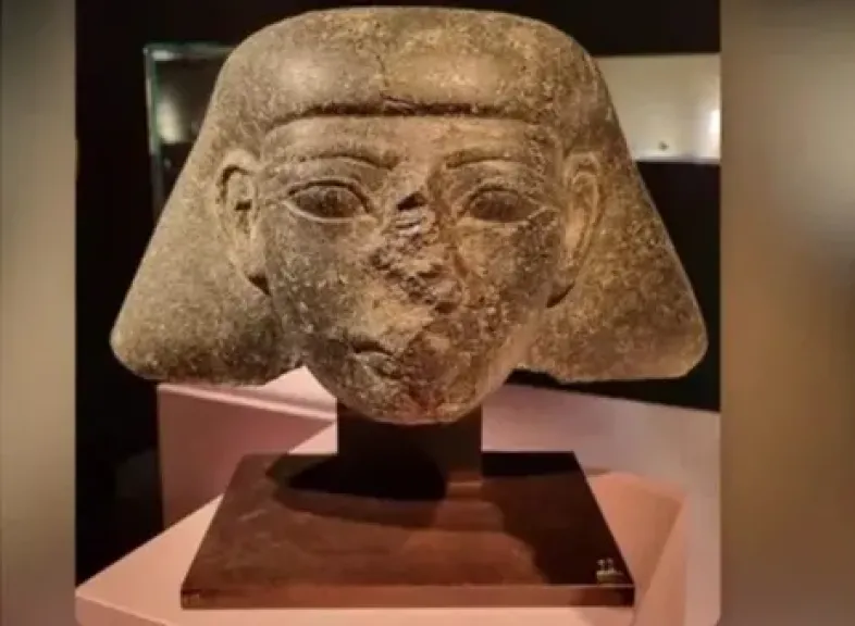 مصر تسترد قطعة أثرية هامة من عصر الملك تحتمس الثالث في تعاون دولي مع هولندا