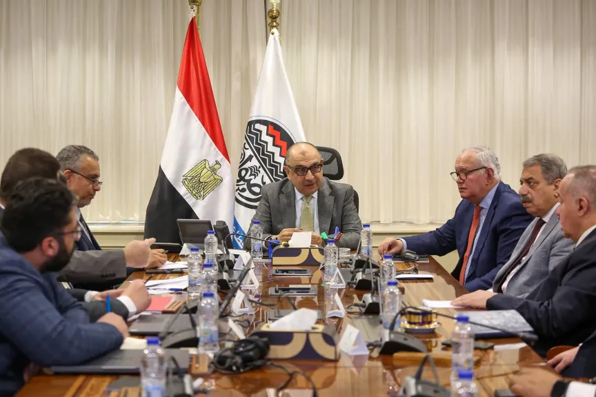 وزير قطاع الأعمال  يبحث مع الاتحاد العام للمستثمرين الأفرو-آسيوي فرص الشراكة والاستثمار