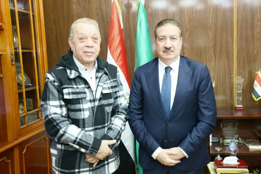 النائب أسامة شرشر يهدي اللواء إبراهيم أبو ليمون أحدث كتبه (أنا وياسر عرفات)