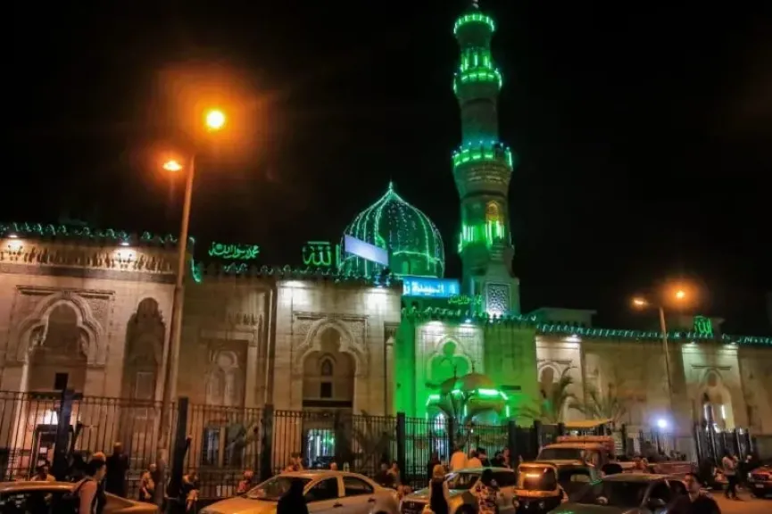 كشف حقيقة منع إذاعة صلاة الفجر والتراويح بمكبرات الصوت