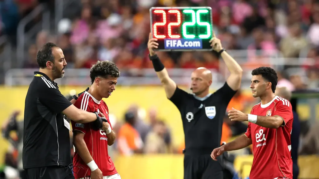 تريزيجيه في الهجوم.. تشكيل الأهلي ضد شبيبة القبائل