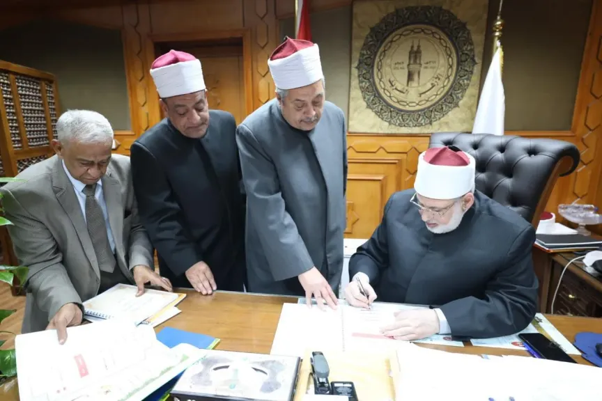 وكيل الأزهر يعتمد نتائج الشهادتين الابتدائية والإعدادية والدور الثاني للثانوية الأزهرية للمعاهد الخارجية