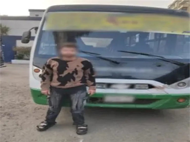 تهور على الطريق السريع: ضبط سائق نقل جماعى يسير عكس الإتجاة بشبرا الخيمة