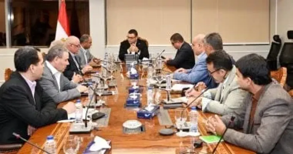 وزير الإسكان يكلف شركات المياه بسرعة تطوير الأداء وتعظيم الإيرادات فى الفترة القادمة