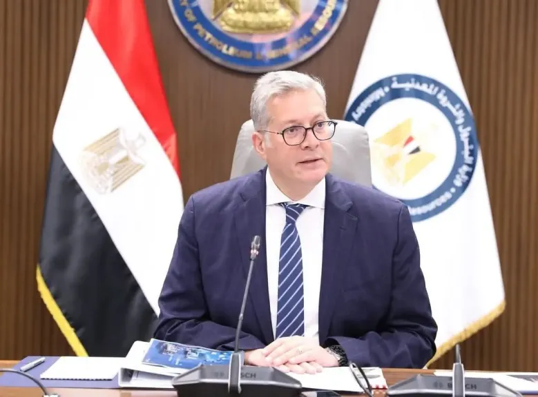 الانتهاء من إجراءات صرف زيادة قيمة المعاش التكميلى للعاملين بقطاع البترول خلال أيام .. والتطبيق بأثر رجعى