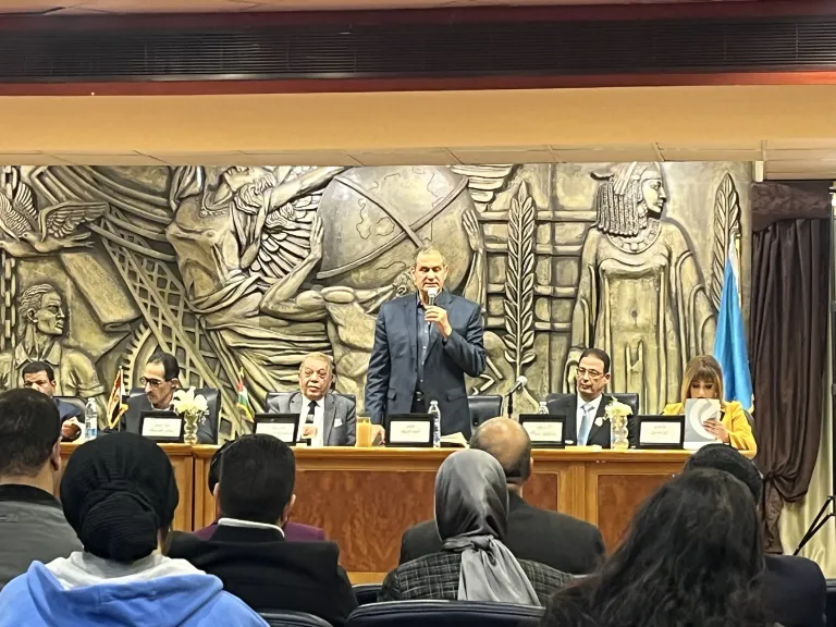 مدحت الشريف: ”أنا وياسر عرفات” يسلّط الضوء على مرحلة مفصلية.. والقضية الفلسطينية تواجه محاولات إجهاض كاملة