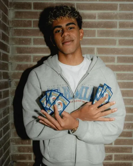 من بطاقات بوكيمون إلى أضواء برشلونة.. لامين يامال يروي قصة طفولة مؤثرة