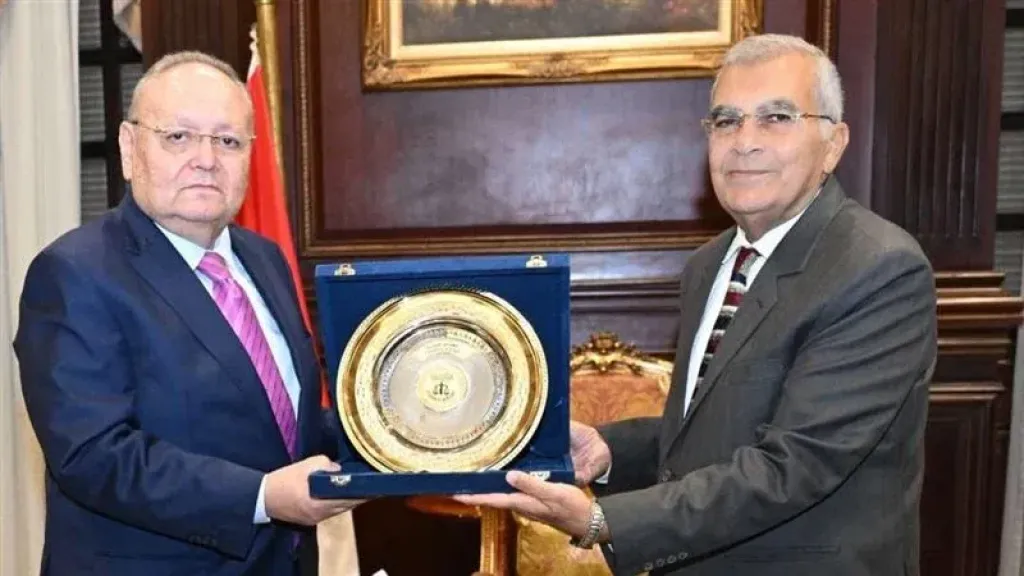 المستشار عصام فريد يهنئ رئيس مجلس الدولة بتوليه مهام منصبه