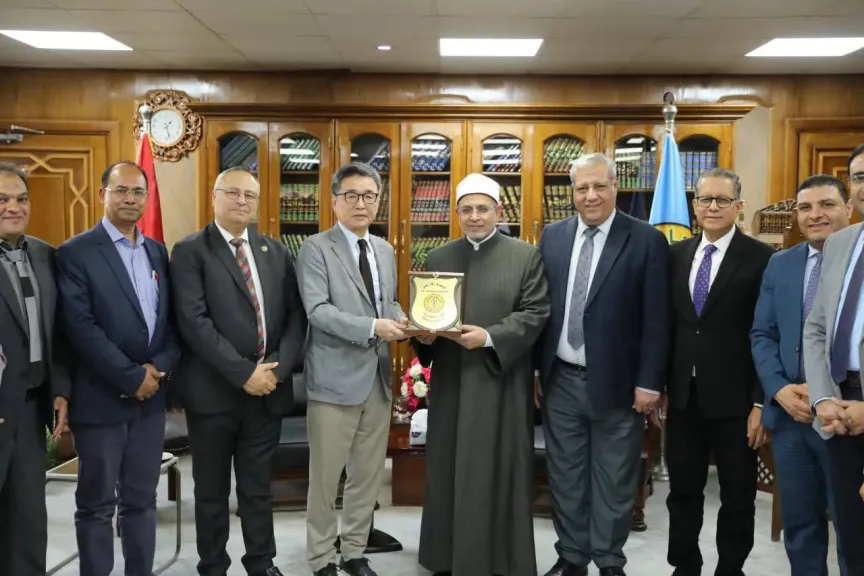 جامعة الأزهر تستعرض تجربة العيادات الصحية المتنقلة بالتعاون مع اليابان