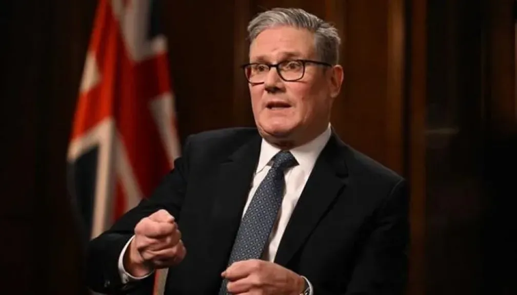 ستارمر في مواجهة الشارع البريطاني: هل تصبح فضيحة ماندلسون الشرارة التي تنهي حكمه قبل أوانه؟