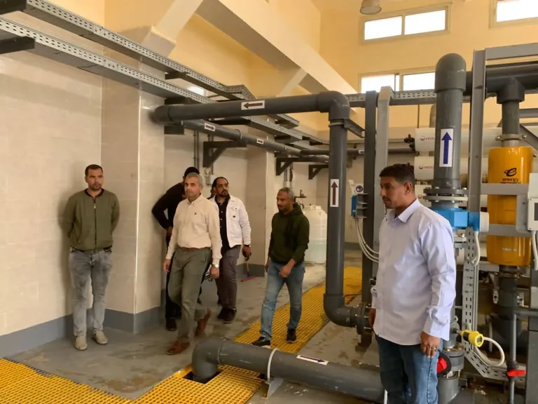رئيس مياه البحر الأحمر يتفقد منظومة المياه والصرف بالقصير ويوجه برفع كفاءة التشغيل وتحسين مستوي الخدمات