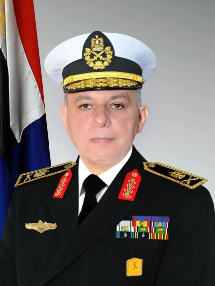 بعد ترقيته لرتبة فريق.. ننشر السيرة الذاتية لقائد القوات البحرية